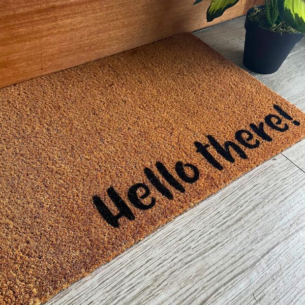 Doormat that says 'Hello there!'