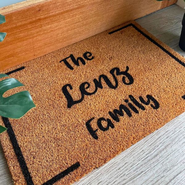 The Lenz Family doormat with border