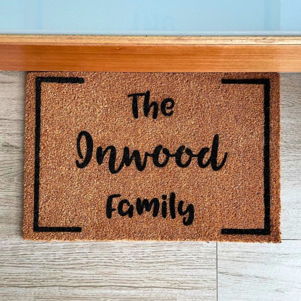 The Inwood Family doormat with border